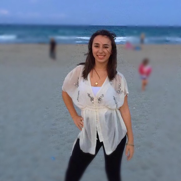 Meet your Posher, Liz - Picture 2 of 2